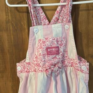 Adorable vintage Oshkosh overalls size 5. Excellent vintage condition